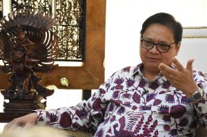Di Webinar Okezone, Menko Airlangga: Ekonomi Membaik, Dukungan Media Dibutuhkan untuk Indonesia Bangkit