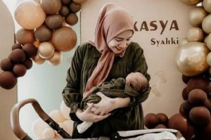 Jenguk Baby Ukkasya, Zaskia Sungkar Curiga Nagita Slavina Punya Toko Perlengkapan Bayi