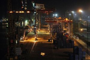 Mudik Dilarang, Pelabuhan Penyebrangan Tetap Layani Pengiriman Logistik