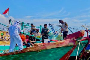 Polres Pelabuhan Tanjung Priok Adakan Swab Antigen Covid-19 dari Kapal ke Kapal