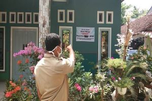 Belum Balik dari Kampung, Puluhan Rumah Warga di Setiabudi Ditempeli Stiker Khusus