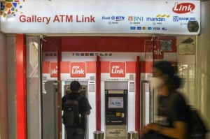 Kabar Gembira? Pengenaan Biaya Cek Saldo dan Tarik Tunai di ATM Link Dikabarkan Ditunda