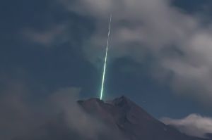 Kesaksian Pemotret Cahaya Diduga Meteor di Puncak Gunung Merapi