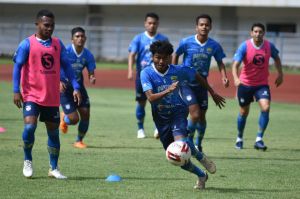 Persib Bandung Mantap dengan Formasi 4 Bek di Liga 1 2021/2022