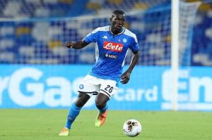 Bek Tengah Napoli Masuk Radar Man United pada Bursa Transfer