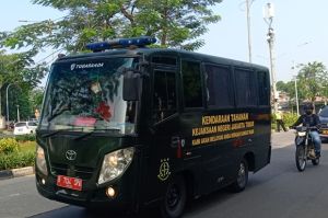Tiba di PN Jakarta Timur dengan Pengawalan Ketat, Habib Rizieq Siap Bacakan Pledoi