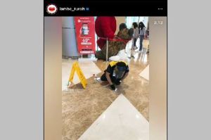 Lihat Petugas Kebersihan di Mall Punguti Kotoran Hewan Pengunjung, Netizen: Parah