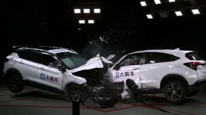 Uji Adu Banteng, Honda HR-V Kalah Aman dibanding Mobil China