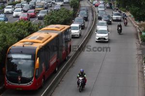Transjakarta Kembali Fungsikan Halte BRT Kuningan Timur