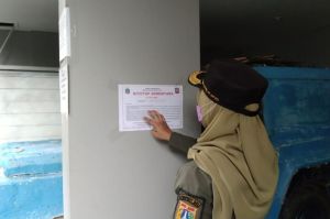 Penghuni Positif Covid-19, Satpol PP Tutup Rumah Indekos di Kebayoran Baru