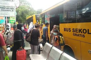 Bus Sekolah Bantu Angkut Pasien Corona Tak Bergejala