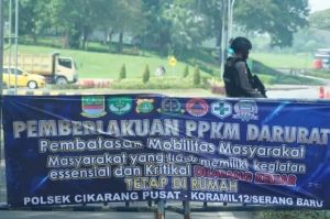 Akses Jalan Menuju Dua Gerbang Tol di Bekasi Menuju Jakarta Ditutup