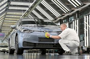 VW Kebut Bikin Mobil Listrik, Target 50% Penjualan Tahun 2030 adalah EV