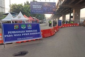 Petugas Jaga Berlapis di Tiga Titik, Arus Kendaraan dari Kalimalang Bekasi Menuju Jakarta Sepi