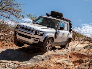 Land Rover Kerepotan Penuhi Permintaan Land Rover Defender