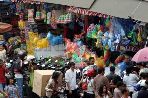 Nasib Pedagang Pasar Kebutuhan Sekunder: Cuma Jadi Penonton