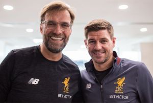 Steven Gerrard Tepis Kabar Akan Gantikan Jurgen Klopp di Liverpool