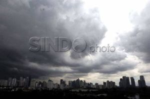 Cuaca Jakarta Hari Ini: Hujan Petir Landa Jaksel dan Jaktim Sore Nanti