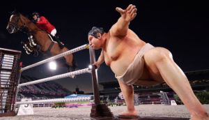 Ada-ada Saja! Kuda-kuda Olimpiade Tokyo 2020 Takut gara-gara Sumo