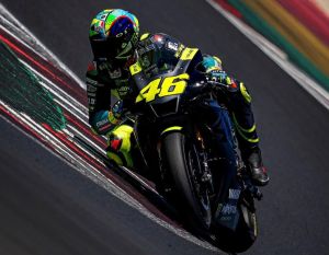 Valentino Rossi Senang Dapat Pesan dari Rival Lamanya Setelah Umumkan Pensiun dari MotoGP