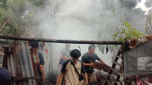 Kebakaran Hanguskan Gudang Barang Rongsokan di Cipinang Muara Akibat Puntung Rokok