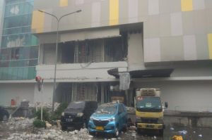 Lift Barang Lantai 3 Jatuh Itulah yang Timbulkan Suara Ledakan di Margo City