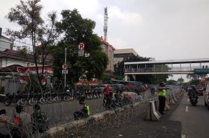 Sidang Banding Habib Rizieq, Barikade Kawat Berduri dan Pasukan Brimob Berjaga di PT DKI
