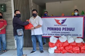 Gerkindo Bagikan Paket Sembako kepada Pekerja Rumah Ibadah di Bogor