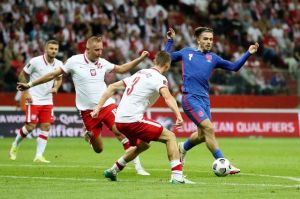 Polandia vs Inggris; Tiga Singa Urung Mengaum