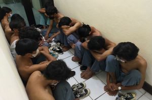 Belasan Pelajar Ini Gagah-gagahan Cari Lawan Tawuran, Ditangkap Polisi Langsung Loyo