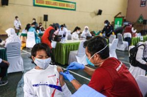 Habiskan Stok Vaksin Tahun Ini, Pemerintah Libatkan TNI dan Polri