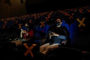 Masuk Bioskop Kini Tak Harus Vaksin 2 Kali, Kategori Kuning Boleh Masuk