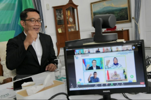 Ridwan Kamil Dorong Industri di Jabar Terapkan PLTS Berbasis Atap