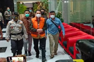 Jalan Berliku Azis Syamsuddin: Digeledah, Dicegah Hingga Akhirnya Tersangka dan Ditahan