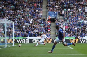 Liga Inggris: Cetak Tiga Gol Saat Leicester vs Burnley, Vardy Bikin Rekor Unik