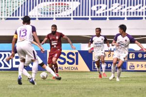 Liga 1: Usir Pemain Saat Borneo FC vs Persita, Widodo: Wasit Iwan Sukoco Selalu Kontroversial