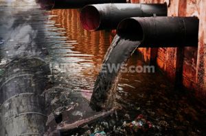 Polisi Periksa Izin Industri Pembuang Limbah Merah ke Sungai Cisadane