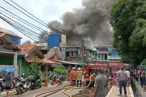 10 Rumah di Kawasan Padat Penduduk Tanjung Priok Ludes Terbakar