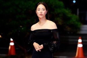 Outfit Berkelas 7 Aktris Korea di Karpet merah Busan International Film Festival Ke-26