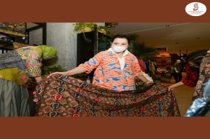 Yanti Airlangga: Mari Kita Dukung Generasi Bangga Batik