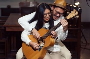 4 Lagu Akustik Indonesia untuk Temani Waktu Bersantai