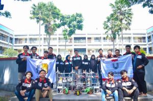 2 Tim Telkom University Sabet Gelar Juara pada Kontes Robot Indonesia 2021