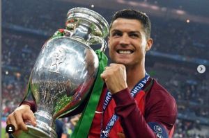 Wahai Ronaldo, Kapan Pensiun dari Timnas Portugal?