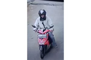 Ditinggal Cukur Rambut, Motor Ojol Digasak Pencuri di Pamulang