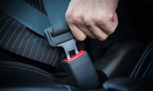 Pakar Safety Driving Beri Alasan Pentingnya Sabuk Pengaman di Penumpang Belakang
