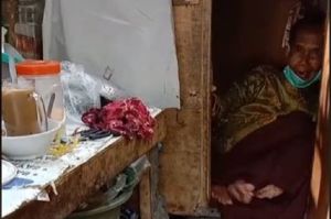 Viral, Nenek Pedagang Kopi Tidur di Lemari Sempit dengan Cara Begini