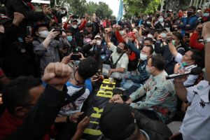 Anies Temui Buruh, Teriakan Hidup Presiden Indonesia Bergemuruh