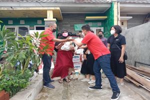 MNC Peduli Bersama Lotte Mart Salurkan Sembako untuk Sahabat Netra di Bandung