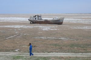 Bak Cinta yang Kering Ditelikung, Laut Aral Mengering Setelah 2 Sungai Sumber Mata Airnya Dialihkan