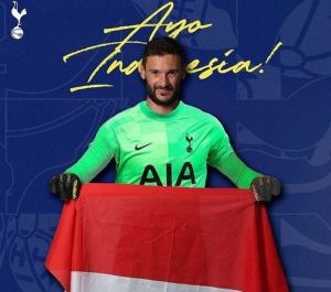 Hugo Lloris Bentangkan Merah Putih, Tottenham Hotspur Dukung Indonesia di Piala AFF 2020: Yok, Garuda Bisa!